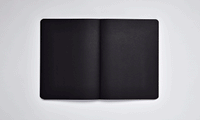 PAS BLANC | NOIR